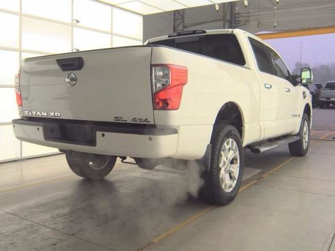 Used 2017 Nissan Titan SL image 2
