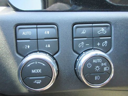 New 2026 GMC Sierra 2500 SLE w/ SLE Value Package; AWD/4WD image 16