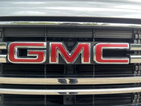 Used 2022 GMC Acadia SLE w/ Driver Convenience Package AWD/4WD image 31