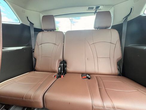 Used 2019 Buick Enclave Avenir FWD image 27