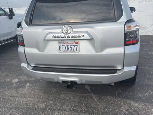 Used 2015 Toyota 4Runner SR5 image 5