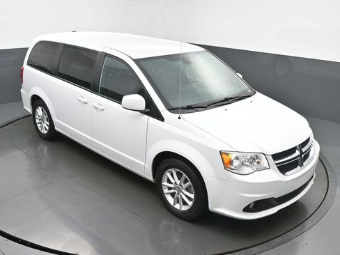 Used 2020 Dodge Grand Caravan SE image 44