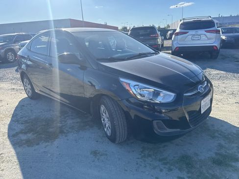 Used 2017 Hyundai Accent SE image 3