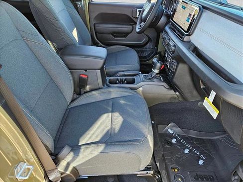 New 2025 Jeep Gladiator Sport image 16