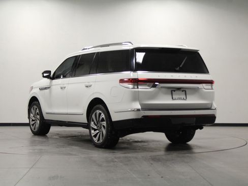 Used 2022 Lincoln Navigator Reserve image 6