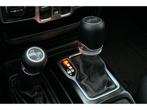 Used 2022 Jeep Wrangler Unlimited Sport image 23