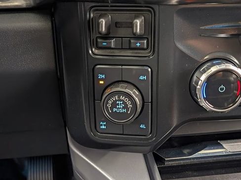 Used 2024 Ford F250 Lariat w/ Lariat Ultimate Package AWD/4WD image 32
