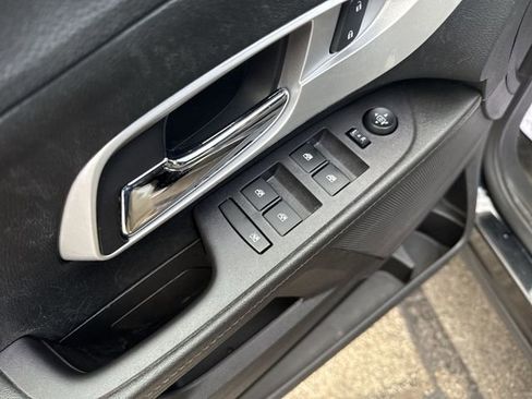 Used 2017 Chevrolet Equinox LT w/ Convenience Package image 17