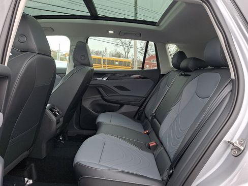 New 2026 Volkswagen Tiguan SE AWD/4WD image 6