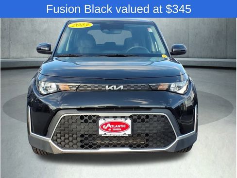 Used 2023 Kia Soul LX image 3