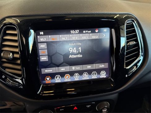 Used 2020 Jeep Compass Limited image 21