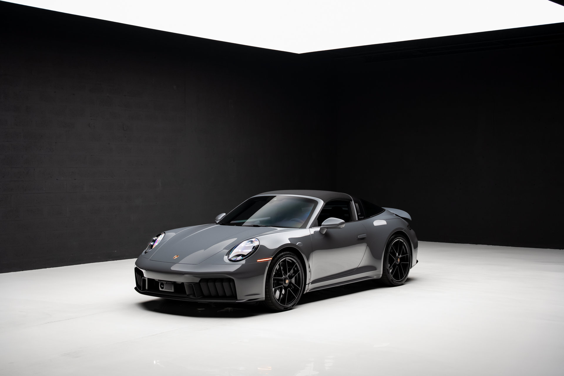 Used 2025 Porsche 911 Targa 4 GTS AWD/4WD image 4