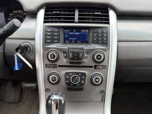 Used 2013 Ford Edge SEL image 21
