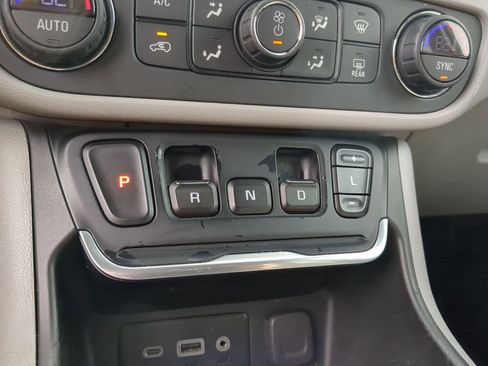 Used 2018 GMC Terrain SLE w/ Driver Convenience Package image 18