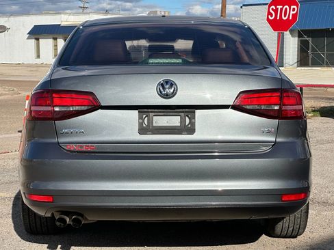 Used 2018 Volkswagen Jetta Wolfsburg Edition image 5