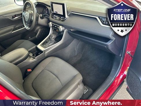Used 2025 Toyota RAV4 XLE FWD image 37