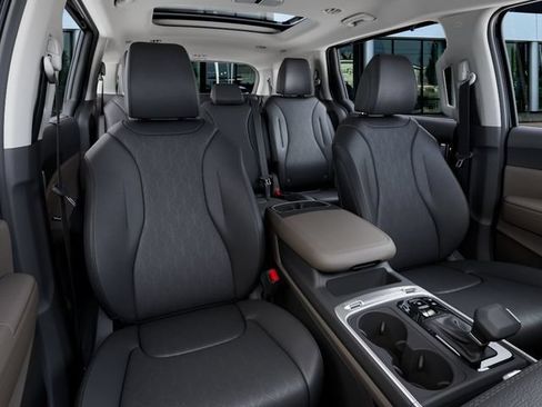 New 2026 Kia Carnival SX FWD image 15