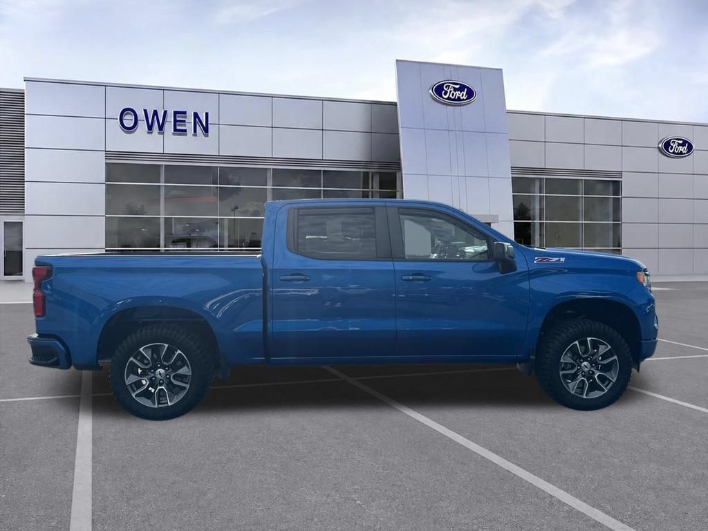 Used 2024 Chevrolet Silverado 1500 RST w/ Z71 Off-Road Package AWD/4WD image 7