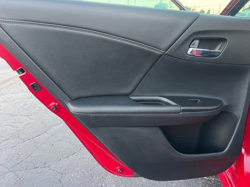 Used 2016 Honda Accord Sport image 12