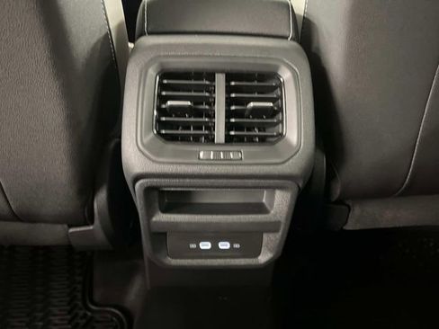 New 2026 Volkswagen Taos SE FWD image 24