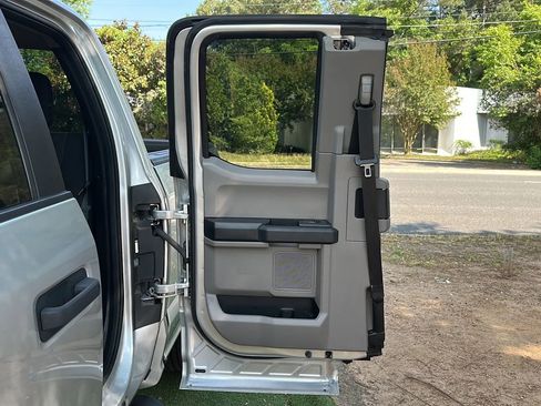 Used 2018 Ford F150 XL w/ Equipment Group 101A Mid AWD/4WD image 17
