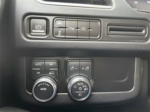 Certified 2023 GMC Yukon SLT image 13