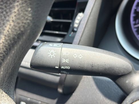Used 2021 Toyota Camry LE AWD/4WD image 21