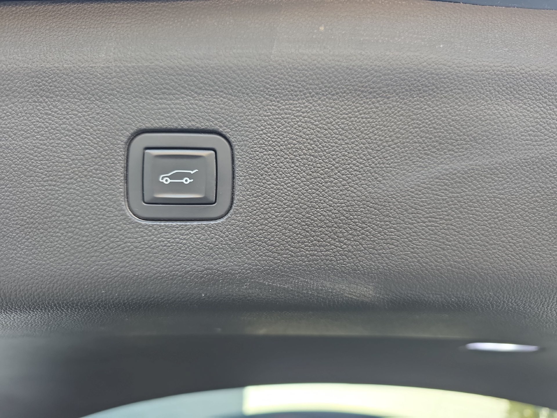Used 2019 Buick Enclave Premium w/ Experience Buick Package AWD/4WD image 13