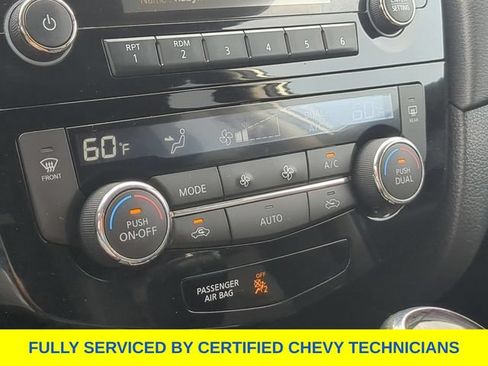 Used 2017 Nissan Rogue SV FWD image 32
