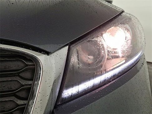 Used 2020 Kia Sorento LX image 12