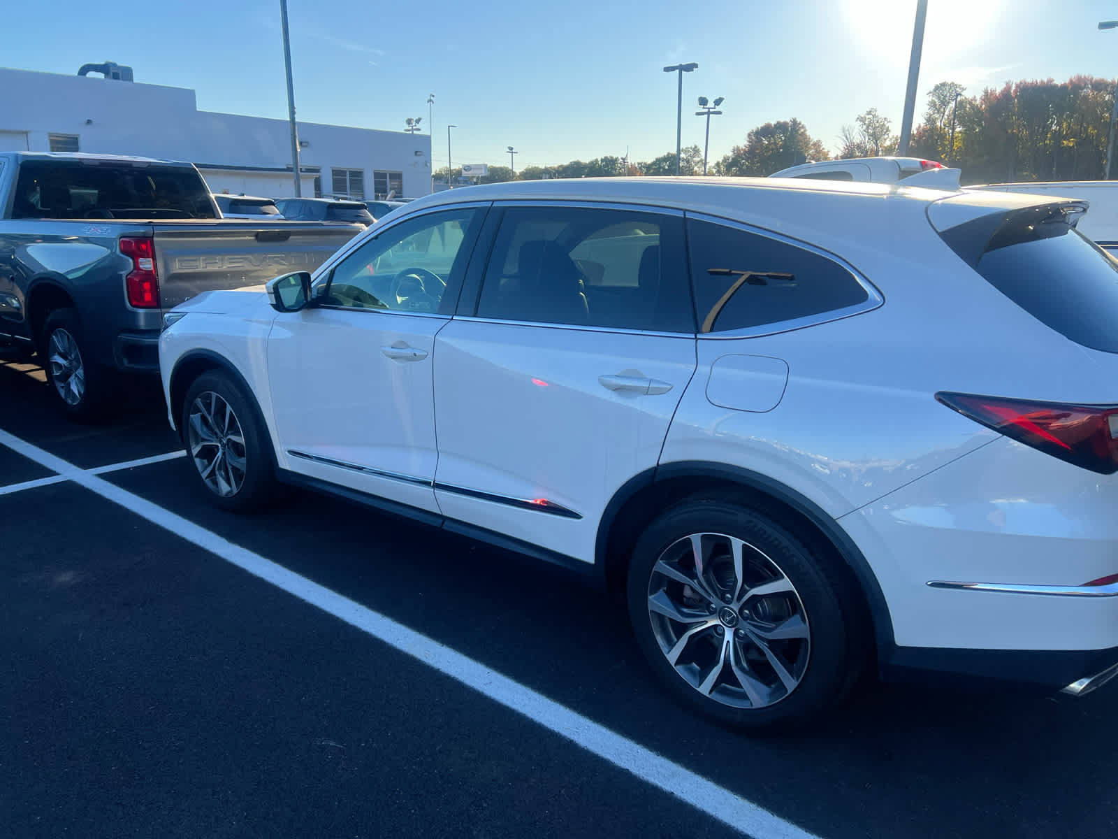 Used 2023 Acura MDX w/ Technology Package AWD/4WD image 3
