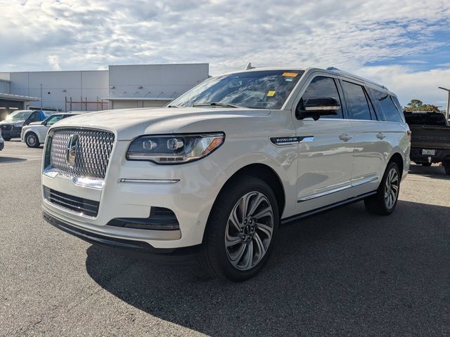Used 2023 Lincoln Navigator L Reserve AWD/4WD image 5