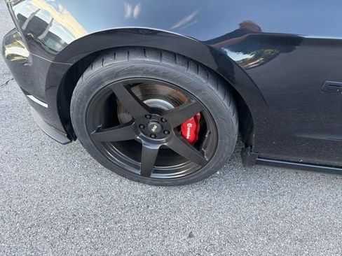 Used 2013 Ford Mustang GT Premium w/ Brembo Brake Pkg RWD image 7