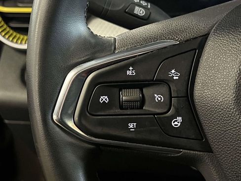 Used 2024 Chevrolet Trax LT w/ Sunroof Package image 22