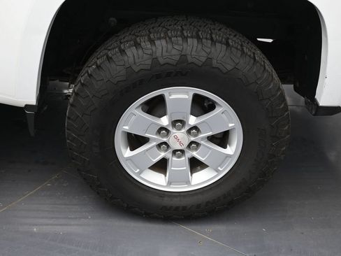 Used 2020 GMC Canyon 2WD Crew Cab w/ Convenience Package image 2