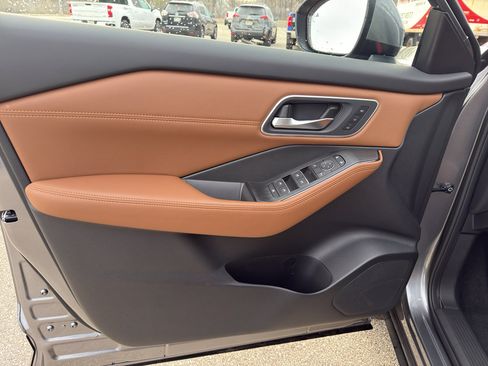 New 2026 Nissan Rogue Platinum image 11