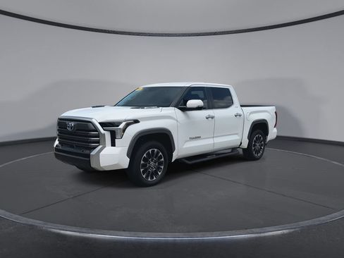Used 2024 Toyota Tundra Limited w/ Power Package AWD/4WD image 4