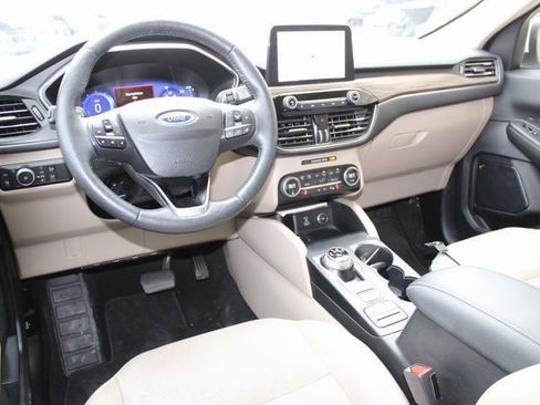 Used 2020 Ford Escape Titanium w/ Titanium Premium Package 2.0 image 5