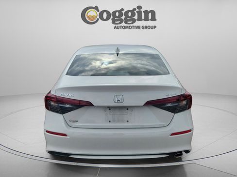 Used 2025 Honda Civic Sport image 5