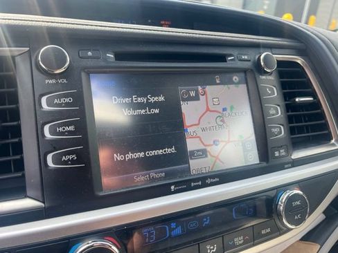 Used 2018 Toyota Highlander XLE AWD/4WD image 9