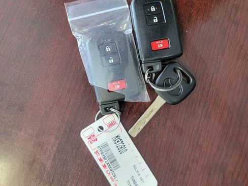 Used 2021 Toyota Tundra 1794 Edition image 11