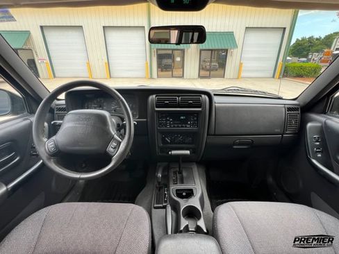 Used 2001 Jeep Cherokee Limited AWD/4WD image 13