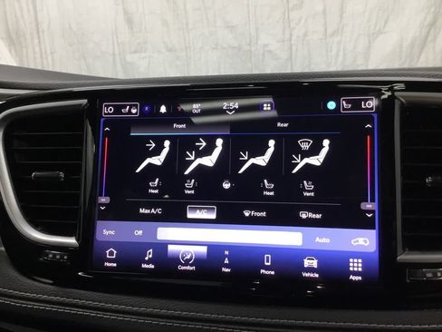 Used 2022 Chrysler Pacifica Limited w/ S Appearance Package FWD image 29