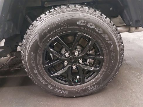 Used 2022 Jeep Gladiator Sport image 30