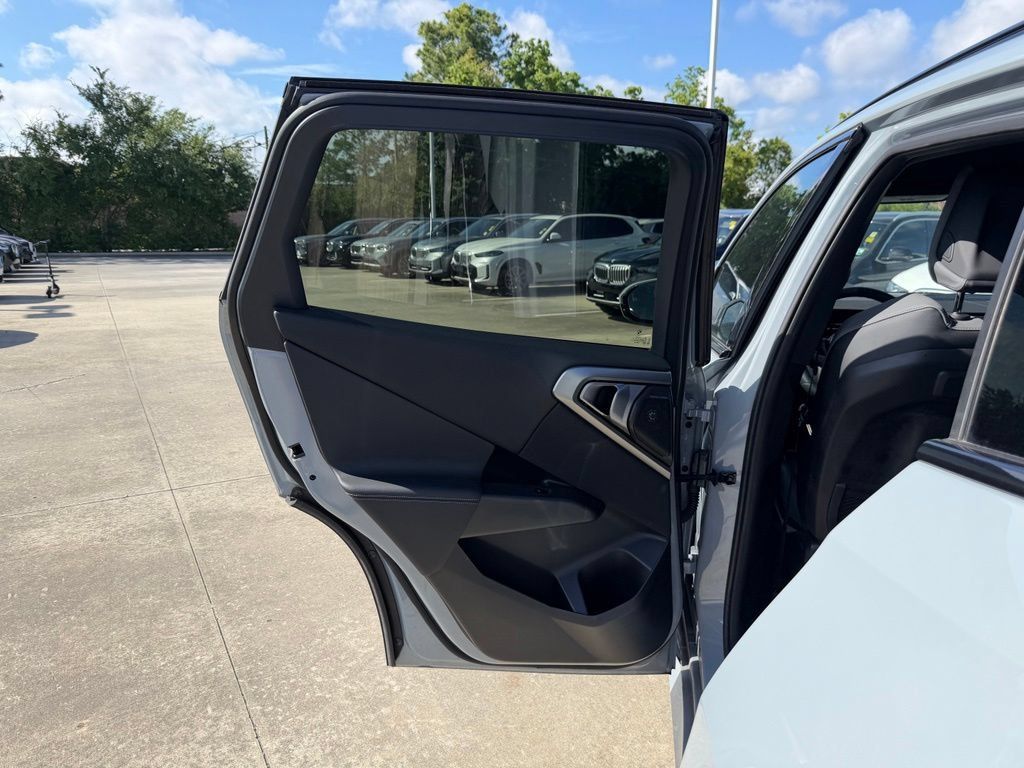 Certified 2026 BMW X3 xDrive30i w/ M Sport Package AWD/4WD image 19