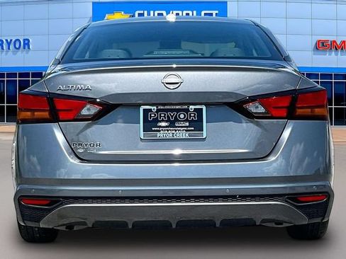 Used 2025 Nissan Altima 2.5 SV FWD image 6