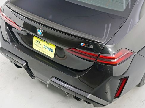 Used 2025 BMW M5 w/ Carbon Package image 59