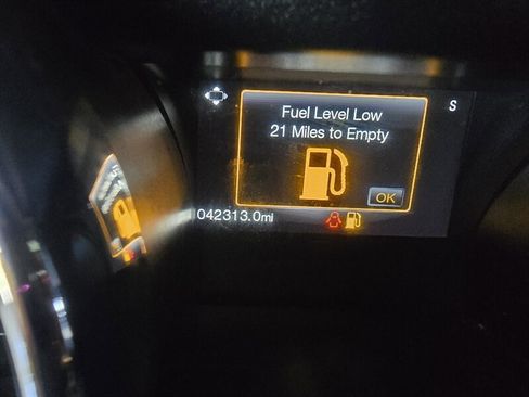 Used 2017 Ford Mustang Coupe image 21