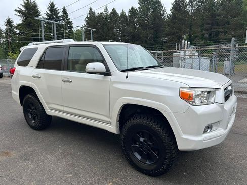 Used 2010 Toyota 4Runner SR5 AWD/4WD image 2