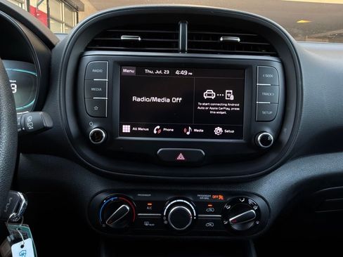 Used 2025 Kia Soul LX w/ LX Technology Package FWD image 24